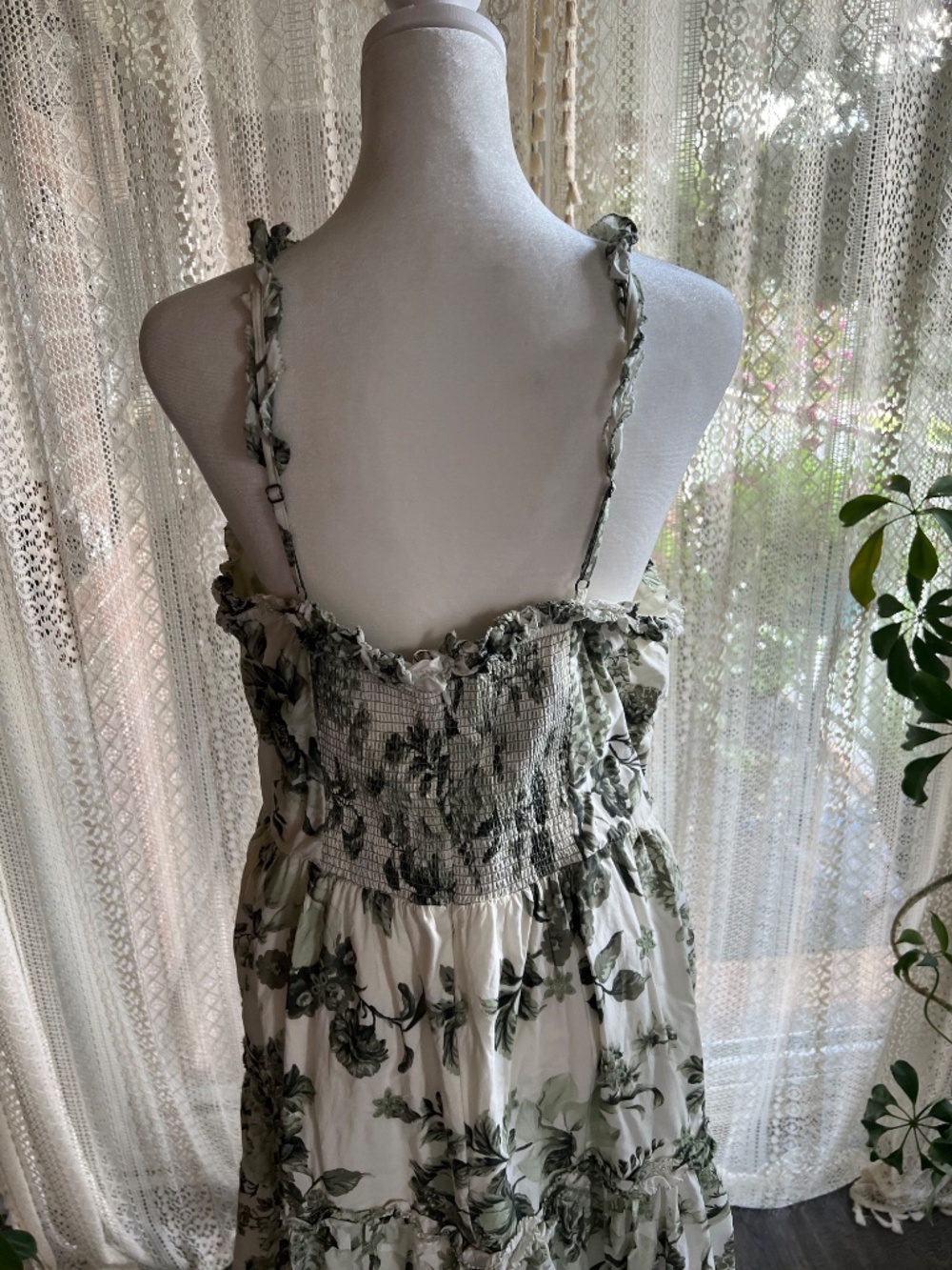 Anthropologie sweetheart neck green and cream floral ruffled midi dress - Picture 12 of 15